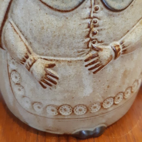 Vintage Japanese Stoneware Teapot - Granny - Grandma - Old Lady - Japan - Picture 6 of 10